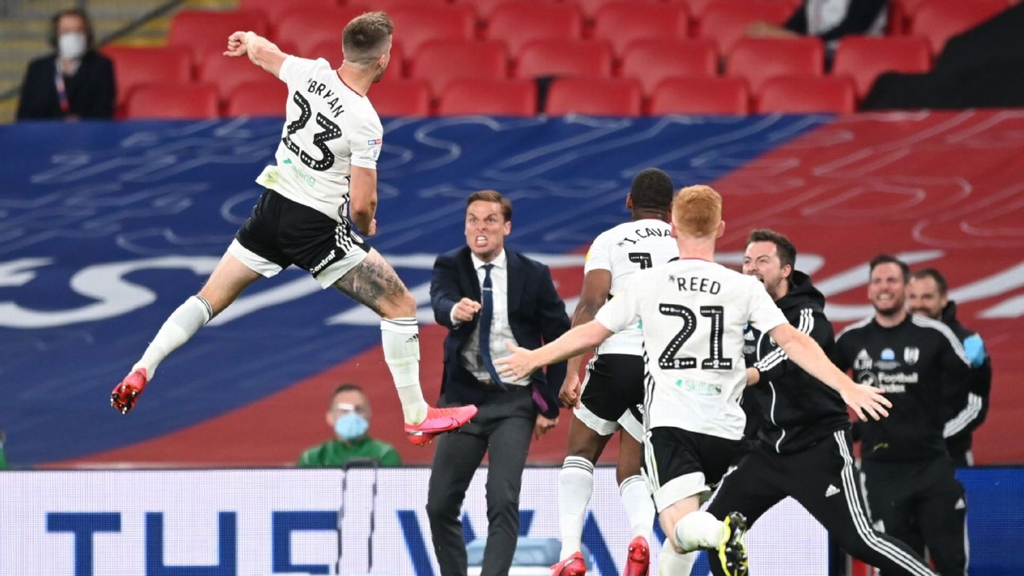 通过他的领 通过他的领